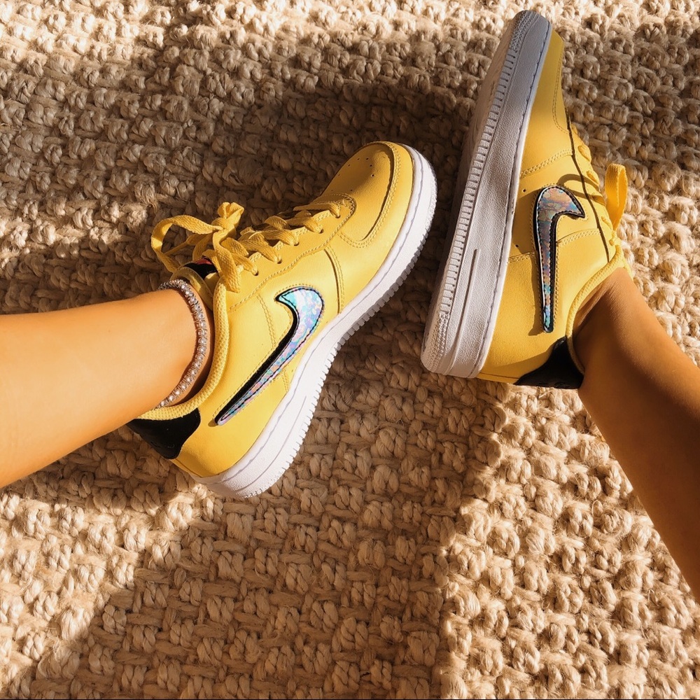 Air force 1 LV8 - Picture 3 of 7
